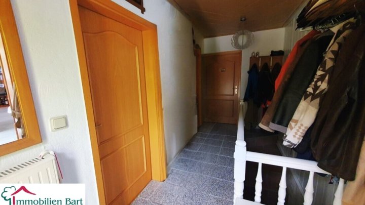 TIERFREUNDE, AUFGEPASST: GEPFLEGTES 219 M² WOHNHAUS AUF 26 AR
