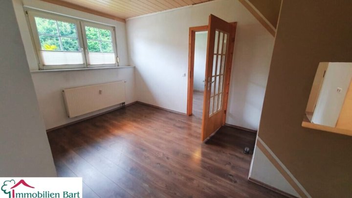 TIERFREUNDE, AUFGEPASST: GEPFLEGTES 219 M² WOHNHAUS AUF 26 AR