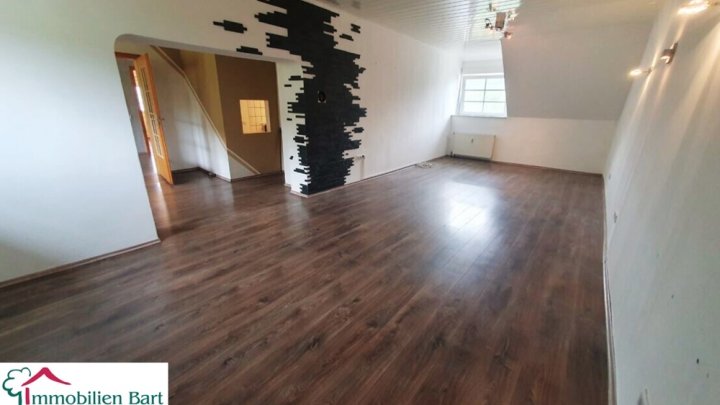 TIERFREUNDE, AUFGEPASST: GEPFLEGTES 219 M² WOHNHAUS AUF 26 AR