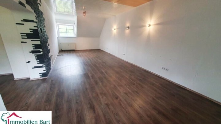TIERFREUNDE, AUFGEPASST: GEPFLEGTES 219 M² WOHNHAUS AUF 26 AR