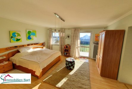 Schlafzimmer mit Ankleide OG 