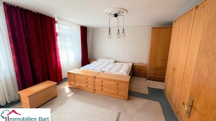 BAUGRUNDSTÜCK + 3 WOHNUNGEN MIT GARTEN UND GARAGEN IN PERL-NENNIG!
