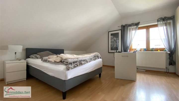 GRENZNÄHE: GERÄUMIGES UND SEHR GEPFLEGTES WOHNHAUS IN TOP WOHNLAGE!