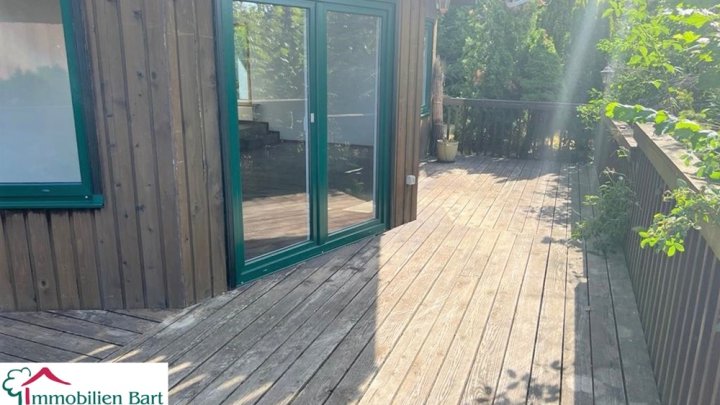 375 M² AUSSTELLUNG + BÜRO + WOHNHAUS AUF 40 AR