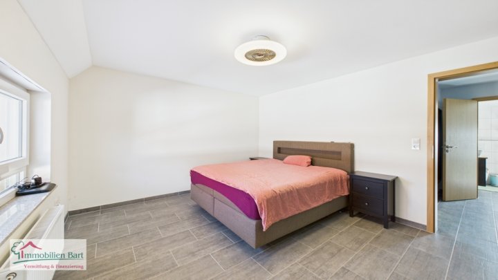 GRENZNÄHE LUXEMBURG: CHARMANTE DOPPELHAUSHÄLFTE MIT 3 SCHLAFZIMMER!