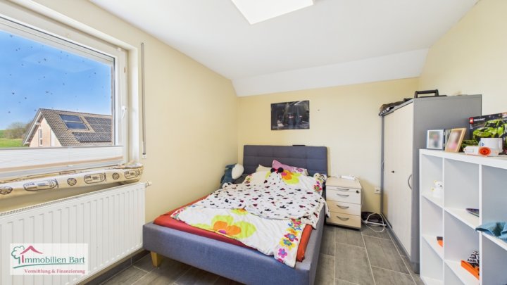GRENZNÄHE LUXEMBURG: CHARMANTE DOPPELHAUSHÄLFTE MIT 3 SCHLAFZIMMER!