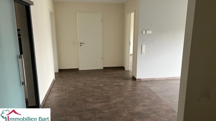 SOFORT FREI! NEUWERTIGE 97 M² EG WOHNUNG MIT SICHT INS GRÜNE!