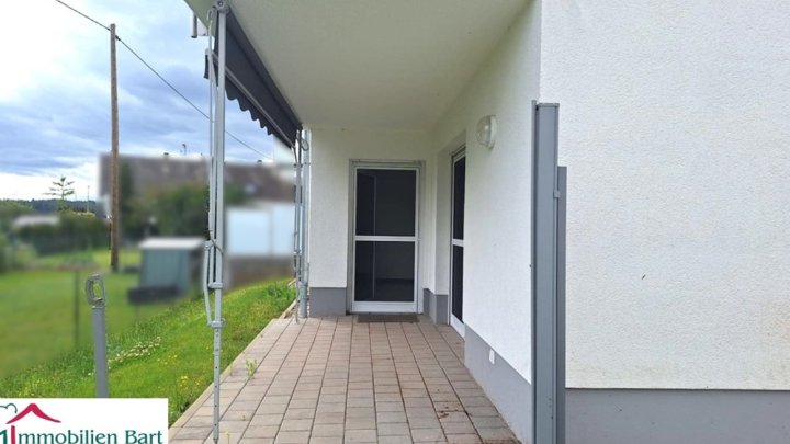 SOFORT FREI! NEUWERTIGE 97 M² EG WOHNUNG MIT SICHT INS GRÜNE!