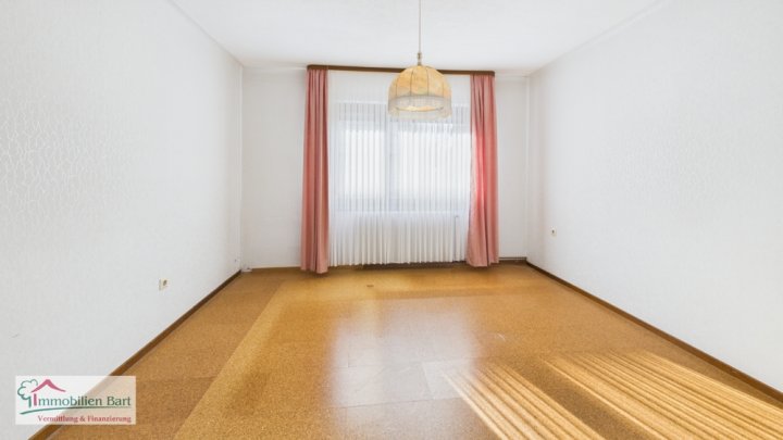 GEPFLEGTES WOHNHAUS, GARTEN UND GARAGE IN GRENZNÄHE LUXEMBURG!