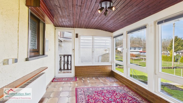 GEPFLEGTES WOHNHAUS, GARTEN UND GARAGE IN GRENZNÄHE LUXEMBURG!