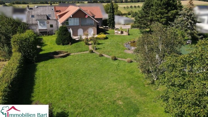 GRENZE LUXEMBURG: VIEL PLATZ INNEN & AUßEN