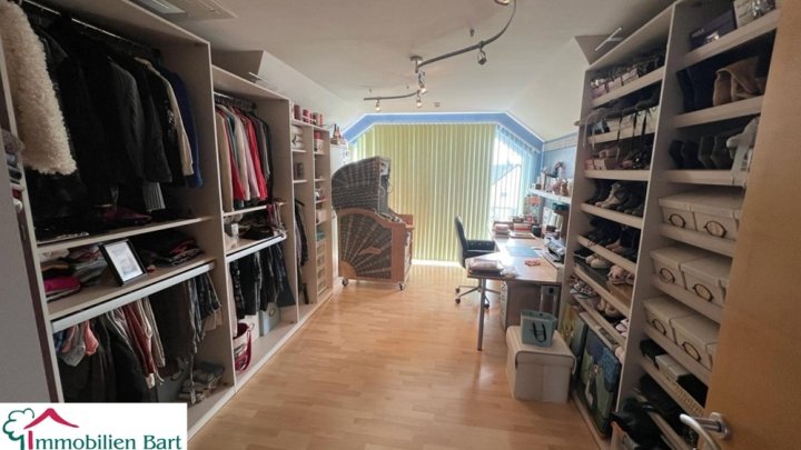 ORSCHOLZ: 200 M² WOHNHAUS / RUHIGE UND SONNIGE LAGE / GRENZNAH