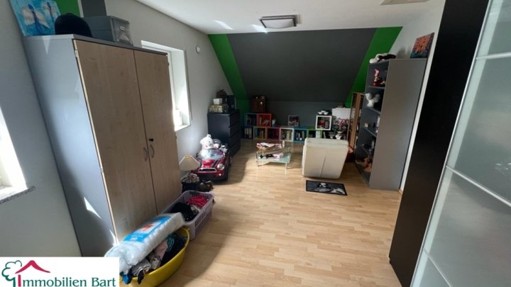 ORSCHOLZ: 200 M² WOHNHAUS / RUHIGE UND SONNIGE LAGE / GRENZNAH