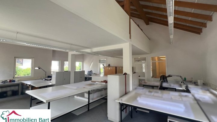 WADERN: MODERNES BÜROGEBÄUDE IN TOP LAGE