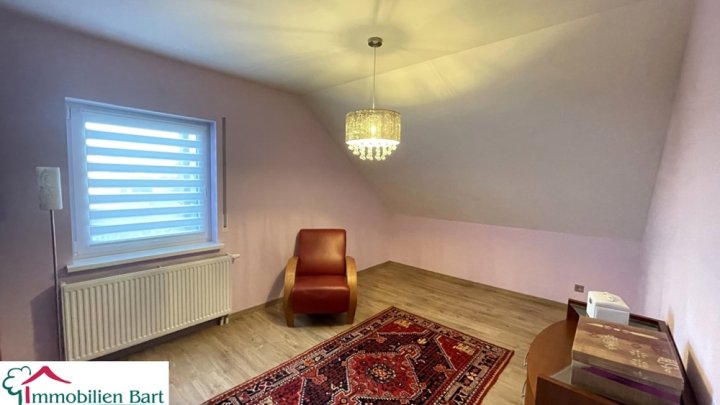 MERZIG-GIPSBERG: RENOVIERTES WOHNHAUS IN TOP LAGE! PROVISIONSFREI!