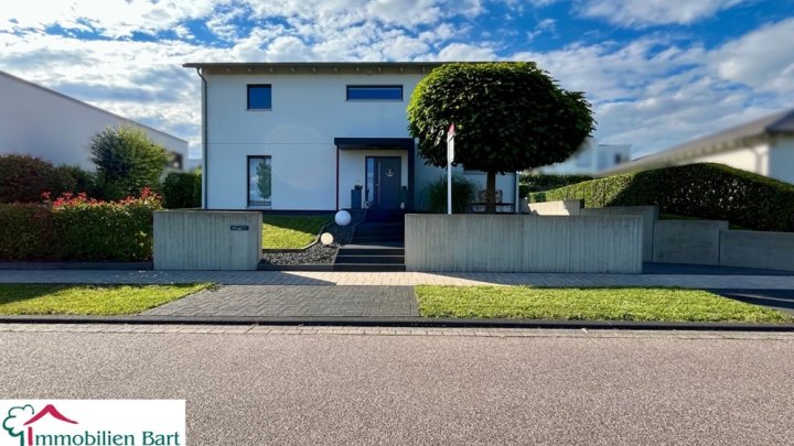 DIREKTE GRENZE LUXEMBURG! ATTRAKTIVES WOHNHAUS IN TOP LAGE