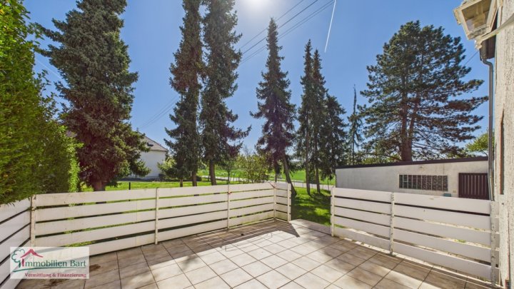 +2 MIN BIS L-REMICH:

ZWEIFAMILIENHAUS / 190 M² WFL. / 2 GARAGEN / 12 AR