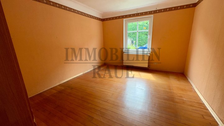 GROSSES 1-2 FAMILIENHAUS MIT GARTEN UND GARAGE IN RUHIGER LAGE VON SULZBACH - SOFORT FREI