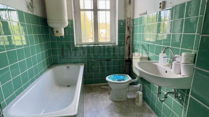 GROSSES 1-2 FAMILIENHAUS MIT GARTEN UND GARAGE IN RUHIGER LAGE VON SULZBACH - SOFORT FREI