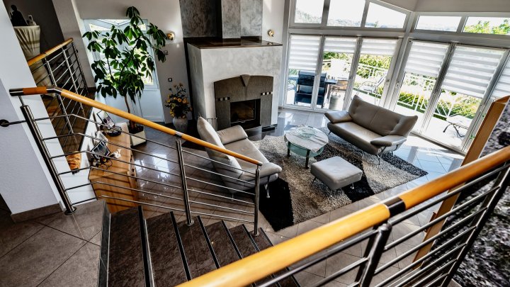 Luxus trifft Weitblick–Großzügiges Anwesen mit Einliegerwohnung, Pool & Wellnessbereich zu verkaufen