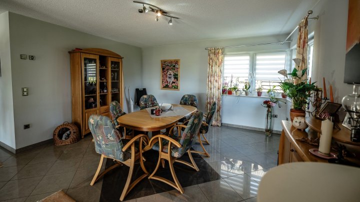 Luxus trifft Weitblick–Großzügiges Anwesen mit Einliegerwohnung, Pool & Wellnessbereich zu verkaufen