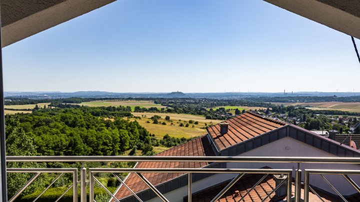 Luxus trifft Weitblick–Großzügiges Anwesen mit Einliegerwohnung, Pool & Wellnessbereich zu verkaufen