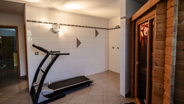 Luxus trifft Weitblick–Großzügiges Anwesen mit Einliegerwohnung, Pool & Wellnessbereich zu verkaufen