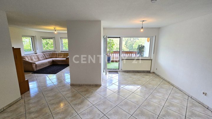 Neuwertige große ETW mit Balkon und Garten zum Sofortbezug in Top Lage, Sackgasse in Zweibrücken