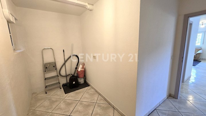 Neuwertige große ETW mit Balkon und Garten zum Sofortbezug in Top Lage, Sackgasse in Zweibrücken