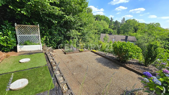 Neuwertige große ETW mit Balkon und Garten zum Sofortbezug in Top Lage, Sackgasse in Zweibrücken