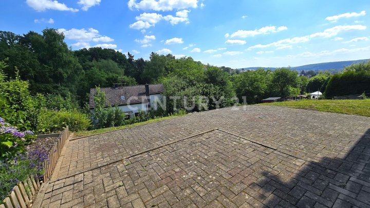 Neuwertige große ETW mit Balkon und Garten zum Sofortbezug in Top Lage, Sackgasse in Zweibrücken