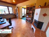 Kaminzimmer mit Büro