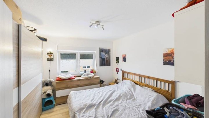 Kernsaniertes Mehrfamilienhaus mit 3 vermieteten Einheiten in Elversberg – solide Kapitalanlage !