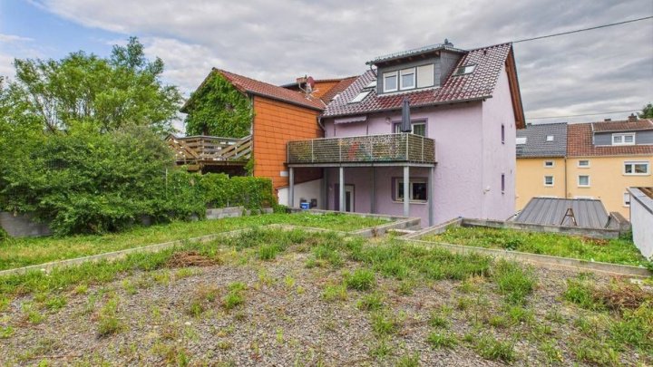 Kernsaniertes Mehrfamilienhaus mit 3 vermieteten Einheiten in Elversberg – solide Kapitalanlage !
