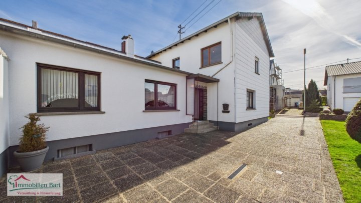 GEPFLEGTES WOHNHAUS, GARTEN UND GARAGE IN GRENZNÄHE LUXEMBURG!