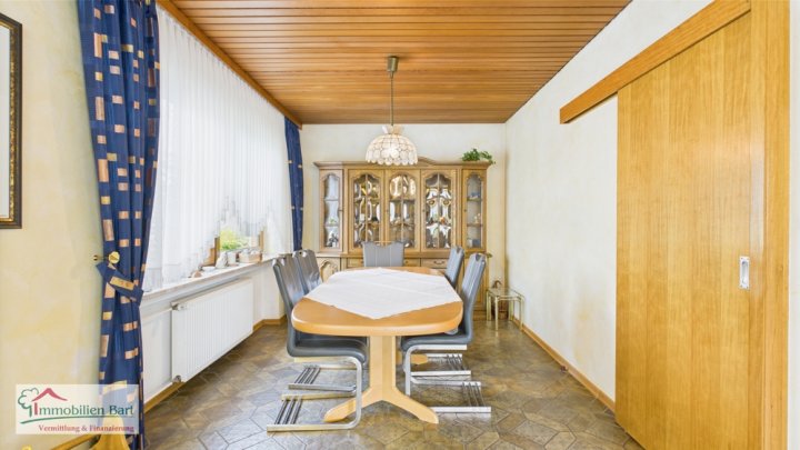 SOLIDES WOHNHAUS MIT KACHELOFEN IN TOP LAGE!