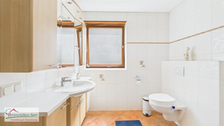 SOLIDES WOHNHAUS MIT KACHELOFEN IN TOP LAGE!