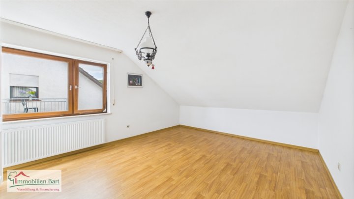 SOLIDES WOHNHAUS MIT KACHELOFEN IN TOP LAGE!