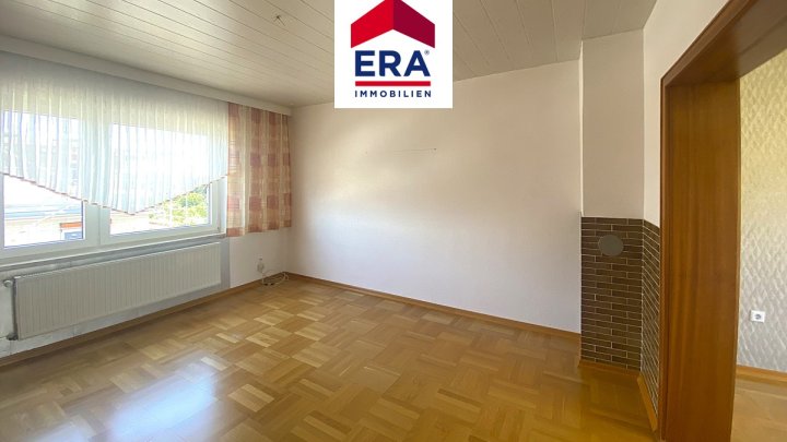RESERVIERT-EIN,- BIS ZWEIFAMILIENHAUS, MEHRGENERATIONENHAUS, RUHIGE NEBENSTRASSE, IN RIEGELSBERG