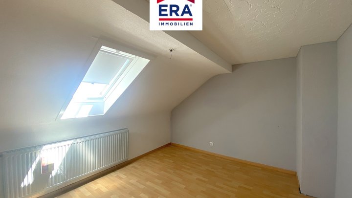 RESERVIERT-EIN,- BIS ZWEIFAMILIENHAUS, MEHRGENERATIONENHAUS, RUHIGE NEBENSTRASSE, IN RIEGELSBERG