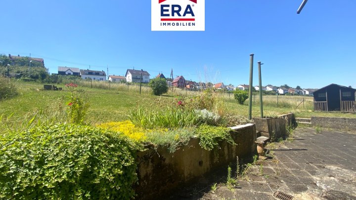 RESERVIERT-EIN,- BIS ZWEIFAMILIENHAUS, MEHRGENERATIONENHAUS, RUHIGE NEBENSTRASSE, IN RIEGELSBERG