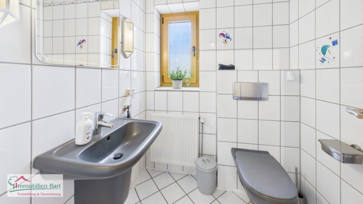GRENZNÄHE: GEPFLEGTES WOHNHAUS MIT PHOTOVOLTAIK IN TOP LAGE VON ORSCHOLZ!