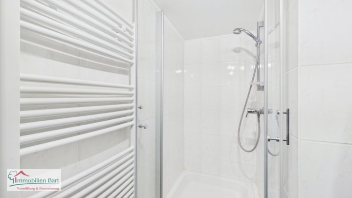 TEILRENOVIERTES 216 M² WOHNHAUS MIT VIEL POTENZIAL!