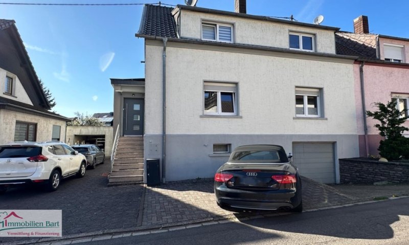METTLACH-ORSCHOLZ:

WOHNHAUS MIT 160 M² WFL. / 4 SCHLAFZIMMERN / GARTEN / GARAGE