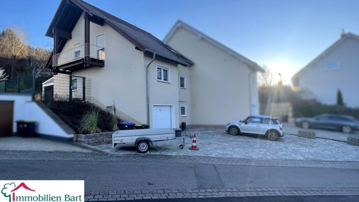 MERZIG-GIPSBERG: RENOVIERTES WOHNHAUS IN TOP LAGE! PROVISIONSFREI!