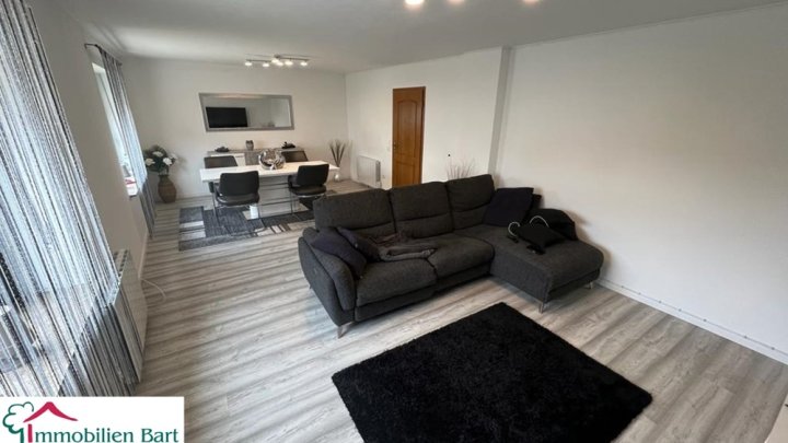 ORSCHOLZ: WOHNHAUS MIT GARTEN UND GARAGE IN TOP-LAGE