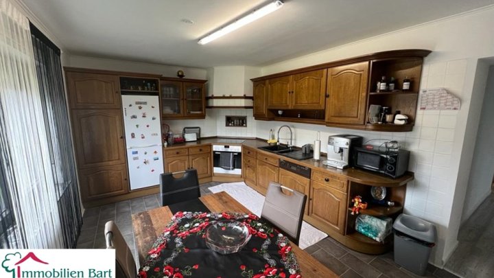 ORSCHOLZ: WOHNHAUS MIT GARTEN UND GARAGE IN TOP-LAGE
