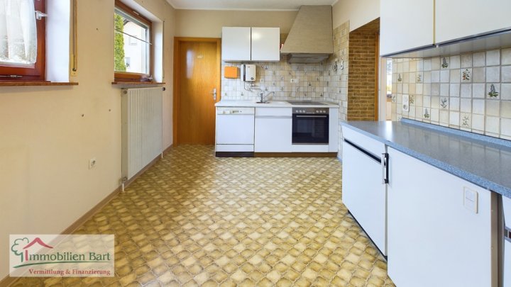 ZENTRAL UND RUHIG: 164 M² WOHNHAUS MIT POTENZIAL!