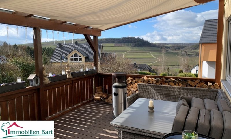 WOHNHAUS MIT VIEL PLATZ INNEN & AUSSEN & SICHT NACH LUXEMBURG!