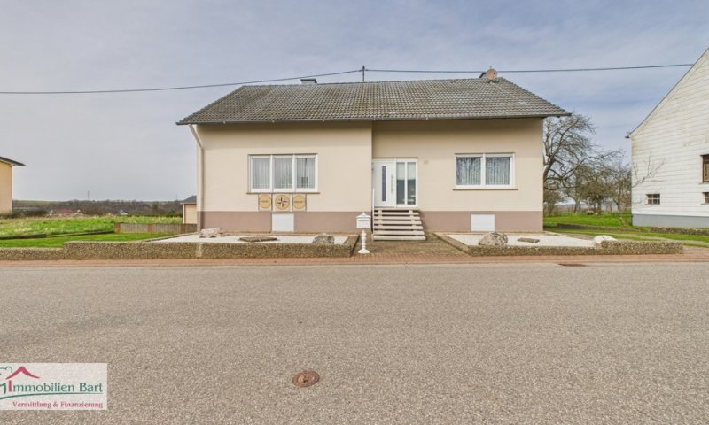 PLATZ FÜR IHRE WOHNTRÄUME - 147 M² WOHNHAUS MIT GARTEN UND AUSBAUOPTIONEN